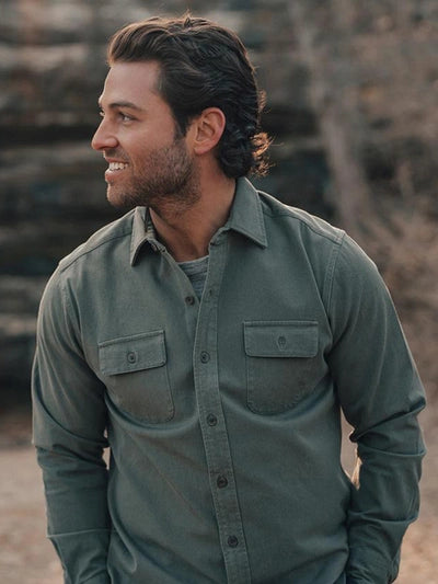 THE NORMAL BRAND SHOOTER FOUR-WAY STRETCH BUTTON UP SHIRT IN GREEN Beach