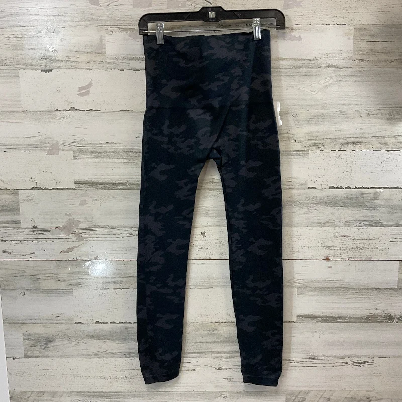 Pants Leggings By Spanx In Camouflage Print, Size: 1x Beach