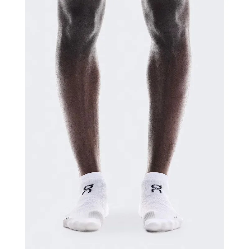 On Unisex Performance Run Low Socks - White / Glacier Traditional Men's Wool